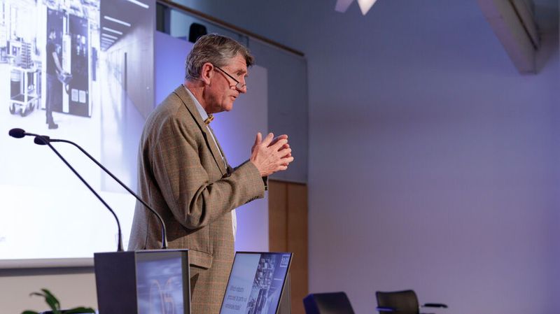  Christoph Achammer,  Professor am Lehrstuhl für Integrale Bauplanung und Industriebau, TU Wien, Institut für interdisziplinäres Bauprozessmanagement, Vorstandvorsitzender ATP (Bild: Zeta)