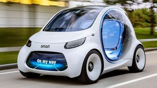 Der vorgestellte Smart Vision EQ Fortwo kann nicht nur elektrisch sondern auch völlig autonom fahren und ist mit seiner Umwelt voll vernetzt. Offizielle Premiere feiert die Studie auf der IAA in Frankfurt. (Daimler)