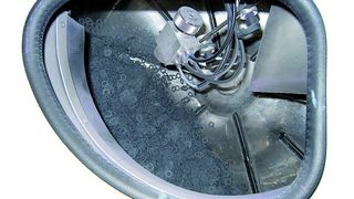 Beschichten von Metallkomponenten als Bindemittel für die nachfolgende Vulkanisation. (Archiv: Vogel Business Media)