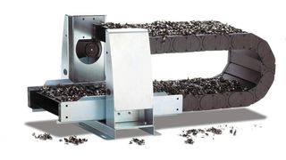 Energiekette Guidelok von igus eignet sich für den Spänebereich. Bis zu 50 m lange Verfahrwege sind jetzt freitragend möglich. So kann sich zwischen Ober- und Untertrum der Kette nichts festsetzen. (Archiv: Vogel Business Media)