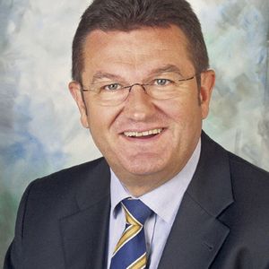 Franz Josef Pschierer unterstreicht die Bedeutung der IT-Sicherheit und des Datenschutzes für eGovernment