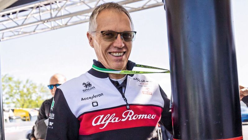 Carlos Tavares hat gute Laune.(Bild:  Stellantis)