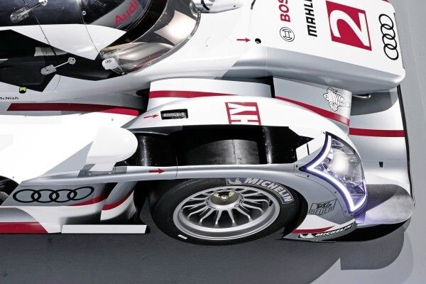 Der neue Audi R18 e-tron quattro: für die Rennsaison 2013 wurde der Rennbolide mit Hybridantrieb gründlich überarbeitet (Bild: Audi Motorsport)