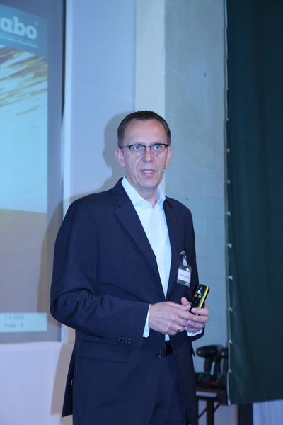„Mit den neuen Winkelschleifern wollen wir unseren Absatz in diesem Segment in den nächsten zwei Jahren um 20 % steigern”, sagte Horst W. Garbrecht, Vorstandsvorsitzender von Metabo. (Bild: Kroh)