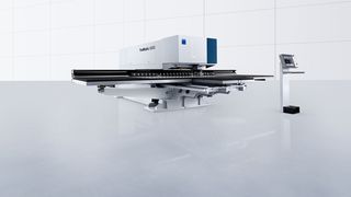 Die neue Tru Matic 6000 fiber bietet die Vorteile des Festkörperlasers in einer neuen Leistungsklasse bei Stanz-Laser-Maschinen. (Bild: Trumpf)