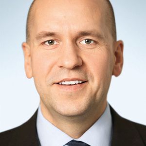„Was hier mit Indutrie 4.0 bezeichnet wird, fassen US-Unternehmen unter Industrial Internet of Things zusammen“, sagt Dr. Steffen Haack, Mitglied des Vorstands mit Zuständigkeit für die Business Unit Industrial Applications und Koordination Vertrieb der Bosch Rexroth AG.(Bild:  Bosch Rexroth)