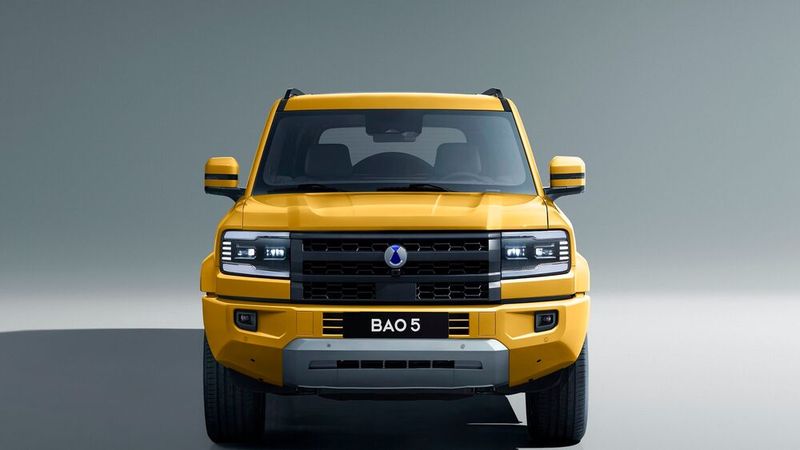 Bei den Scheinwerfern setzt der Bao 5 auf feine LED-Lichttechnik. (Bild: Denza)