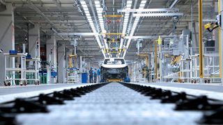 Das SAIC-Volkswagen-Werk in Anting, China, wurde ausschließlich für die Produktion von E-Autos gebaut. Nun kämpfen die OEMs mit der schlechten Auslastungsrate ihrer chinesischen Verbrenner-Fabriken. (Bild: Volkswagen AG)