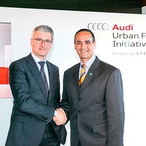Audi-Chef Rupert Stadler (l.) und Joseph A. Curtatone, Bürgermeister von Somerville, haben ein „Memorandum of Understanding“ unterzeichnet. Es umfasst Projekte zur Entwicklung ...