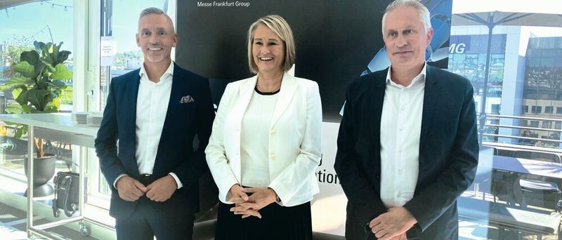 Freuen sich auf die nächste SPS – Smart Production Solutions: Steffen Winkler, Vorsitzender des Ausstellerbeirats, sowie Sylke Schulz-Metzner und Martin Roschkowski von der Mesago Messe Frankfurt (v.l.).(Bild:  Stefanie Michel)