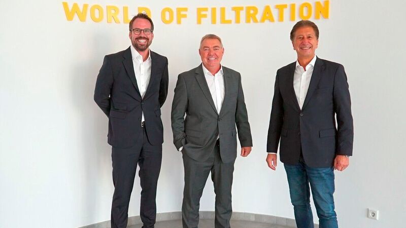 Von links nach rechts: Christopher Heine (CEO von Hengst), Peter Wink (neuer Group Vice President Industrial Filtration von Hengst) und Volker Plücker (Hengst Beirat). (Hengst)