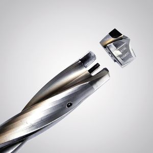 Bild 1: Kundenspezifischer Wechselkopfbohrer mit hartgelötetem PKD-Einsatz.