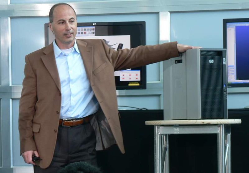 Jim Zafarana stellt die neue Workstation Z800 vor. Bild: Michel (Archiv: Vogel Business Media)