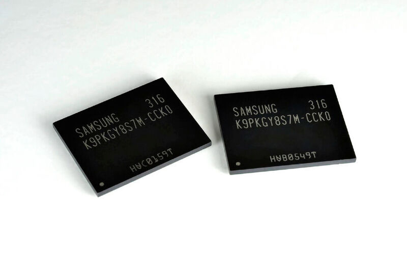 Ein wichtiger Schritt für Samsung war die Entwicklung der 3D-V-NAND-Technologie. Hier die ersten Serienchips aus dem Jahr 2013. (Samsung)