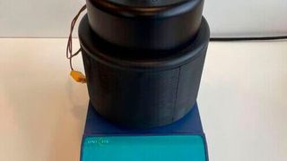 Fitting neatly onto a standard laboratory hotplate / stirrer – Solstice can run up to 12 reactions (0.5 – 5 ml) in parallel and is equipped with internal interlocks to ensure operator safety. (Source: Uniqsis)