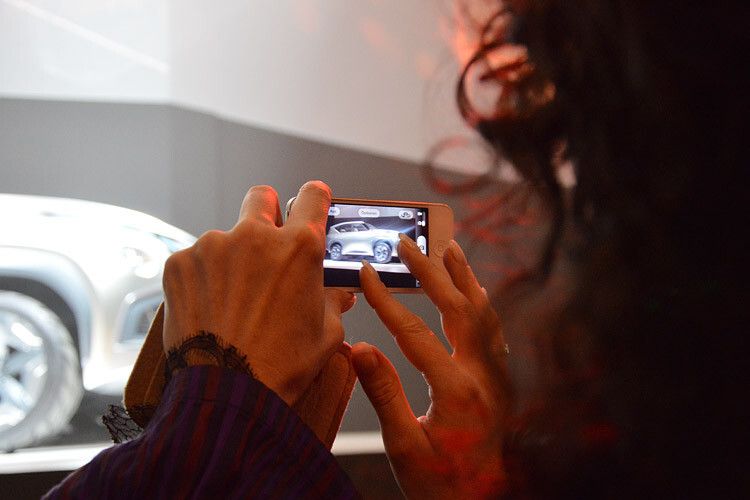 Die Händler nutzten die Tagung, um sich ein Bild von der Optik künftiger Mitsubishi-Modelle zu machen … (Foto: Achter)