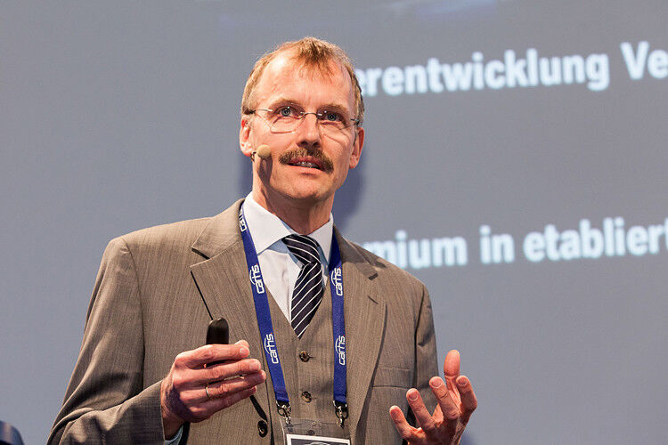 Dr. Johannes Staeves, BMW Group: „Treten Sie uns auf die Füße, fragen Sie nach!“ (Foto: Stefan Bausewein)
