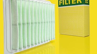 Die grüne Färbung verrät das neue Filtermaterial. (Mann+Hummel)