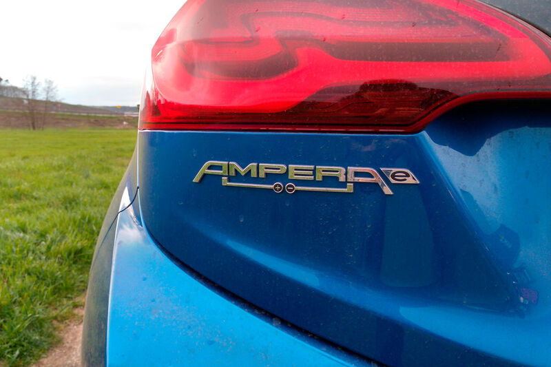 Elektrische Verstärkung unseres Testwagen-Fuhrparks: Der Opel Ampera E. (Bild: Thomas Günnel/Automobil Industrie)
