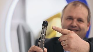 Vollhartmetall-Alternative: Ein mit Wendeschneidplatten bestückter 
Stufenbohrer. (Bild: Matthias Böhm)