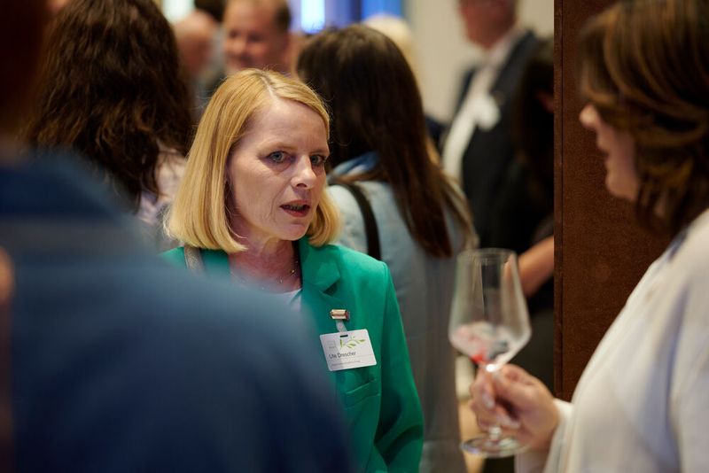 Impressionen vom ELEKTRONIKPRAXIS Frühlingsfest 2023 im Ketterer Kunst mit der Verabschiedung von Johann Wiesböck.  (Bild: © EYE AM CHRIS)