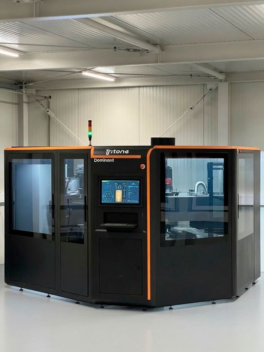 Promateria, ein Unternehmen der GMH-Gruppe, hat erfolgreich die industrielle Produktion additiv gefertigter Metallkomponenten aufgenommen. Hier ist der zugehörige Drucker zu sehen ...(Bild:  ProMateria)