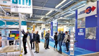 Die Aussteller bieten den interessierten Fachbesuchern an der Pack&Move einen vertieften Einblick in ihre Produkte und Dienstleistungen und präsentieren Neuheiten, Innovationen und Lösungen entlang des gesamten Wertschöpfungsprozesses. (Bild: Pack&Move)