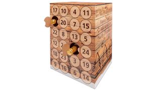 Ist praktisch und kommt originell rüber: der Bierkasten-Adventskalender von Ratioform. (Ratioform)