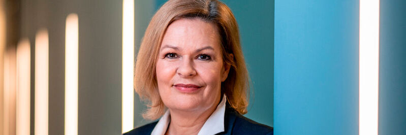 Bundesinnnenministerin Nancy Faeser will durch die Speicherung von IP-Adressen gegen Kriminalität im digitalen Raum vorgehen