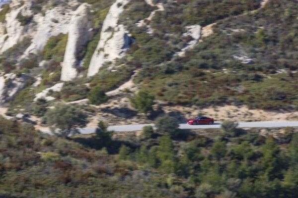 Die ersten Exemplare des elektrischen Supersportwagens Furtive eGT werden ab Ende 2013 ausgeliefert (Bild: Exagon)