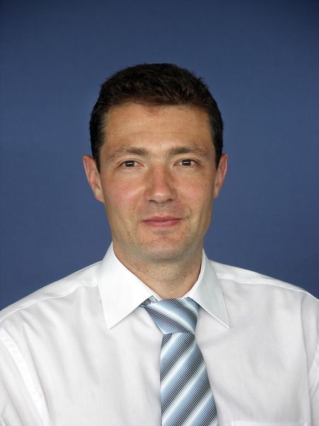 Pascal Schnebelt, Vertriebsleiter Witzig & Frank: „Wir wollen unsere Kunden aktiv in ihrer Entwicklung unterstützen, sei es nun bei technischen Herausforderungen wie zum Beispiel der Einführung neuer Werkstoffe oder bei der Internationalisierung ihrer Produktion. Mit der Wiederaufnahme der bewährten Partnerschaft mit Hydromat haben wir nun beste Voraussetzungen für neue Projekte in den USA geschaffen und können unseren Kunden erstklassigen Service bieten.“ (Bild: Witzig & Frank)