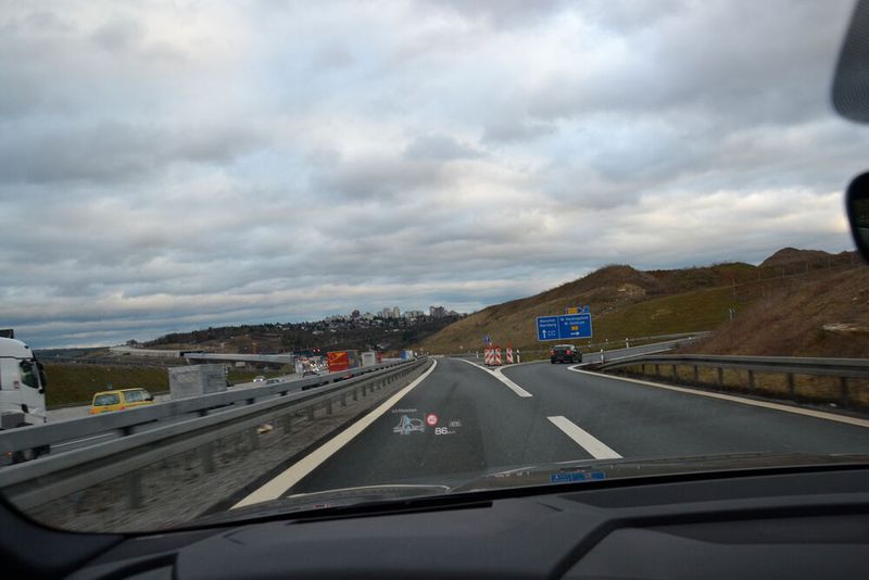 Die nächste Schnellladesäule befand sich laut Navi am … (Bild: Michel/»kfz-betrieb«)