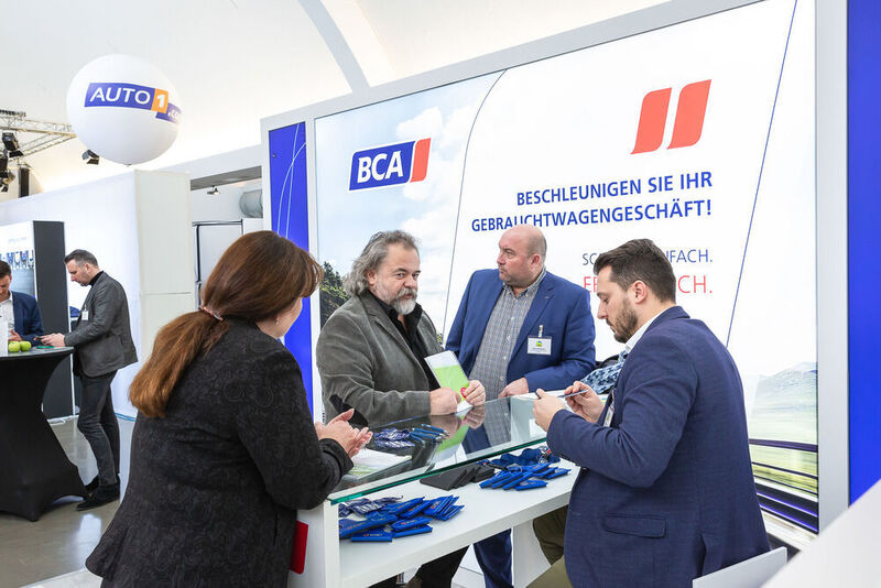 Unter dem Motto „Beschleunigen Sie Ihr Gebrauchtwagengeschäft“ stand der Messeauftritt von BCA. (Stefan Bausewein)