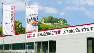 Seit Anfang Februar 2012 vertritt das neue Neuberger-Staplerzentrum im Weinsberger Industriegebiet Holderbusch das Stapler- und Lagertechnikgeräte-Vollsortiment von Toyota.  (Bild: Neuberger)