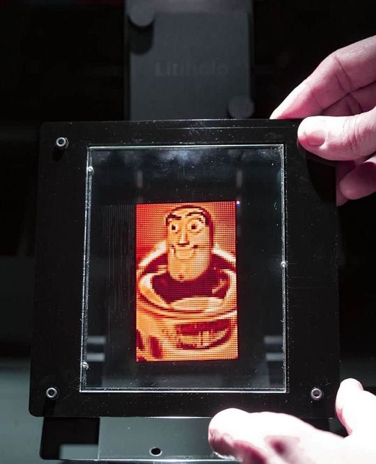 (Mit dem Hologramm-Drucker produziertes Hologramm. Bild: LitiHolo)