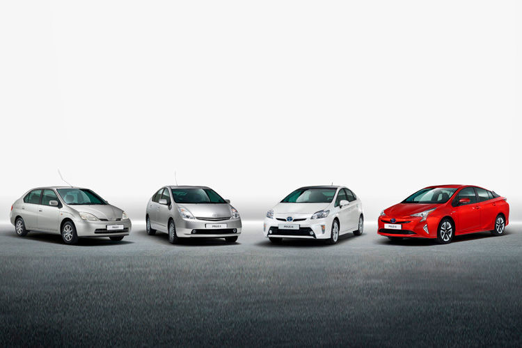 20 Jahre Prius: Toyota, der Pionier des Hybridantriebs von Benzin- und Elektromotor, verkaufte von 1997 bis Ende des ersten Halbjahres 2017 weltweit rund 10,7 Millionen Hybridmodelle. Darunter vier Generationen des Bestsellers Prius mit insgesamt 4,1 Millionen Einheiten. (Toyota)