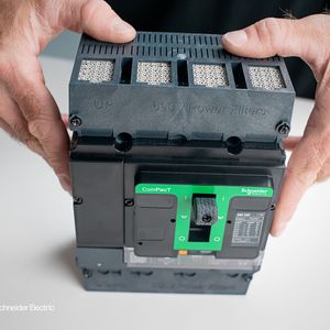 Hier wird das Filtersystem für Schneider Electric zusammengebaut.(Bild:  HP)