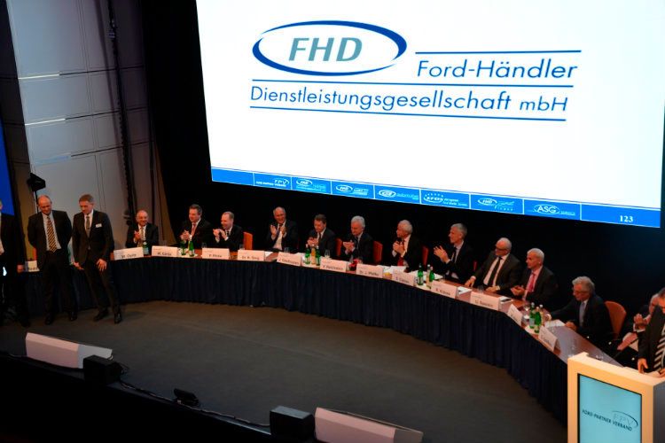 Der Ford-Partnerverband zog eine positive Jahresbilanz 2015. (Foto: Mauritz/Redaktion »kfz-betrieb«)