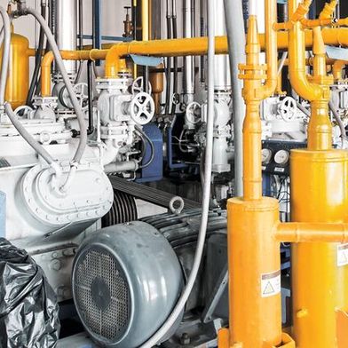 Lower energy consumption: Switching the compressor oil in a refrigeration compressor like this paid off after just one month. (Image:Shutterstock / bit mechanic)