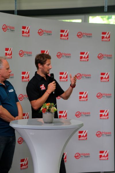 Gene Haas le patron de Haas Automation Inc. et Romain Grosjean le pilote franco-suisse de l'écurie Haas F1. (JR Gonthier)