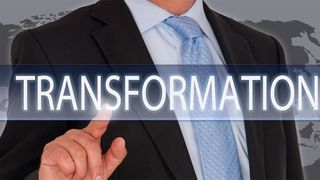 „Nur Unternehmen, die sich schnell genug an die veränderten technologischen und gesellschaftlichen Rahmenbedingungen anpassen, werden den digitalen Darwinismus überleben“, so Roland Tichy, Wirtschaftsjournalist und Ex-Chefredakteur der Wirtschaftswoche. (© DOC RABE Media - Fotolia.com)