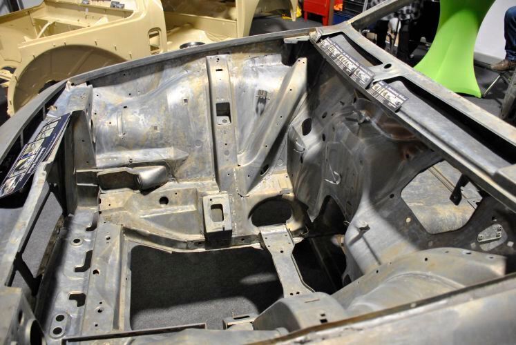 Blechnacktmacher – auch sie dürfen auf einer anständigen Oldtimermesse nicht fehlen: Die Tauchbadentlacker und KTL-Beschichter. (Dominsky/»kfz-betrieb«)