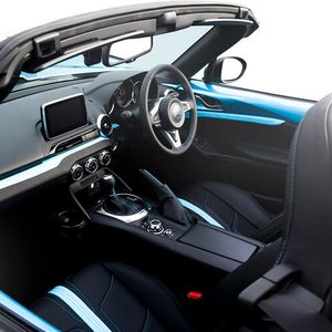 Weitgehend unverändert geblieben ist der Innenraum des Mitsuoka Rock Star.(Bild:  Mitsuoka)