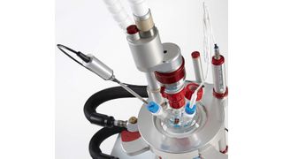 Das automatisierte Atlas-Crystallab übernimmt die Kontrolle aller Parameter eines Kristallisationsprozesses.  (Bild: YMC)