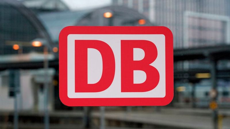 Auskunft zur Gültigkeit des 9-Euro-Tickets gibt unter anderem die Reiseauskunft-App der Bahn.