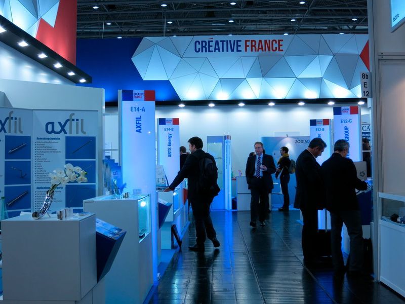 Zulieferer aus Frankreich sind dagegen traditionell mit einem Gemeinschaftsstand in Halle 8b der Compamed vertreten. (Reinhardt / Devicemed)
