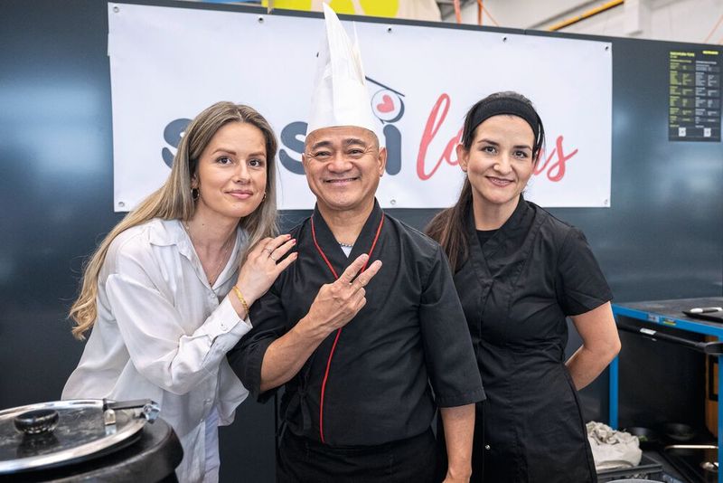 Kulinarisch gab es – passend zu den beiden japanischen WZM-Herstellern Fanuc und Nakamura Tome – Sushi von Sushi Lovers (Yaves Gastronomie GmbH). (Bild: Thomas Entzeroth)