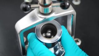 In der Mechanochemie steckt einiges an Nachhaltigkeitspotenzial für die Chemieindustrie. (Bild: Frank Vinken)