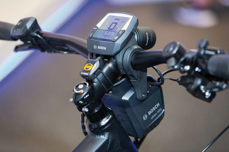 Das erste serienreife ABS für E-Bikes: verhindert Stürze und das Abheben des Hinterrades bei Bremsfehlern. (Bosch)