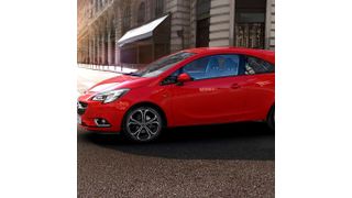 Der Corsa besitzt zwar eine längere, grazilere Motorhaube, verliert dank Alubauweise aber trotzdem an Gewicht.  (Opel)